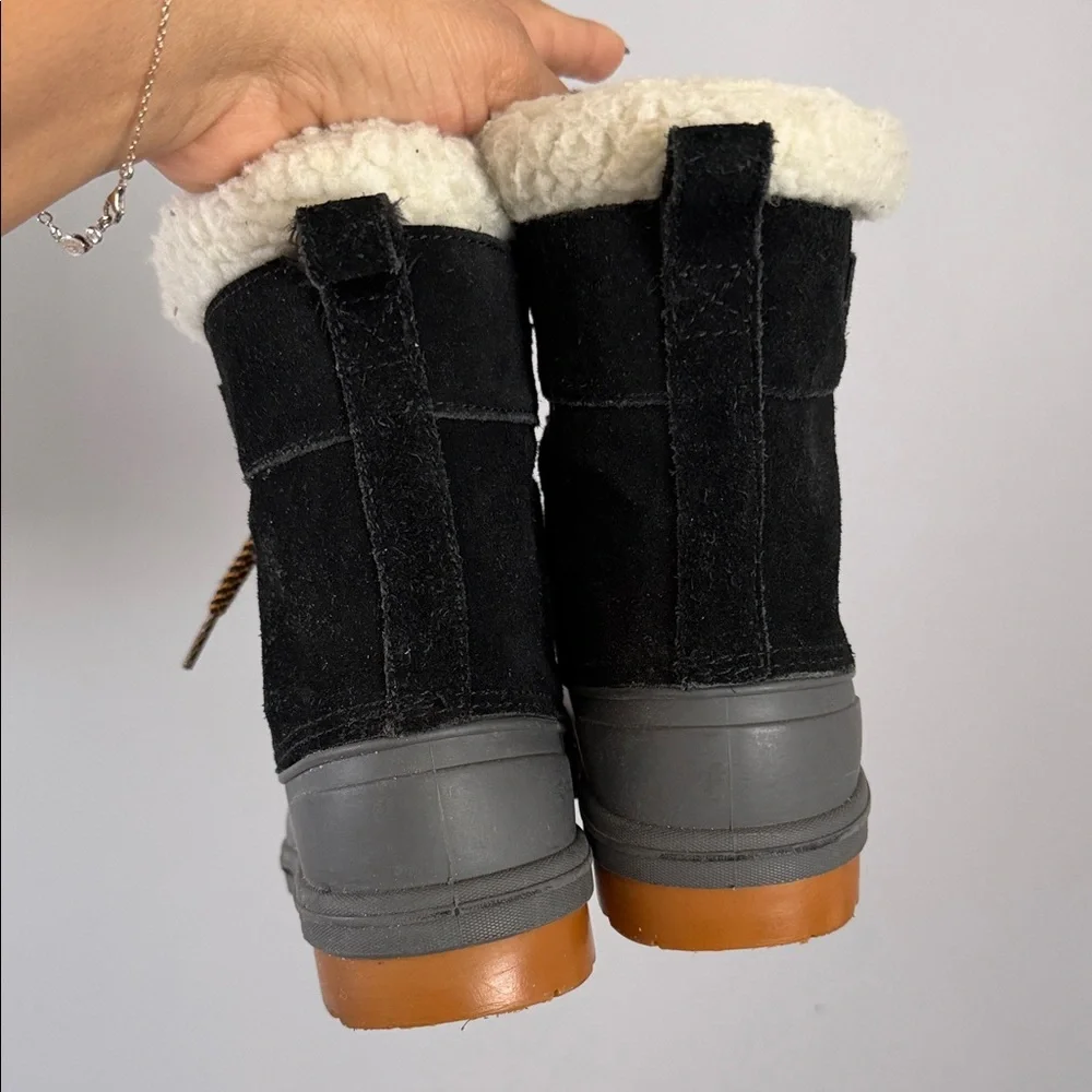 Cat & jack Black size 13 kids shoes and Gray Winter Boots with Cream Lining